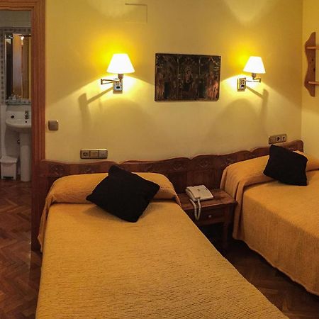 Hotel A Nieu Jaca Luaran gambar