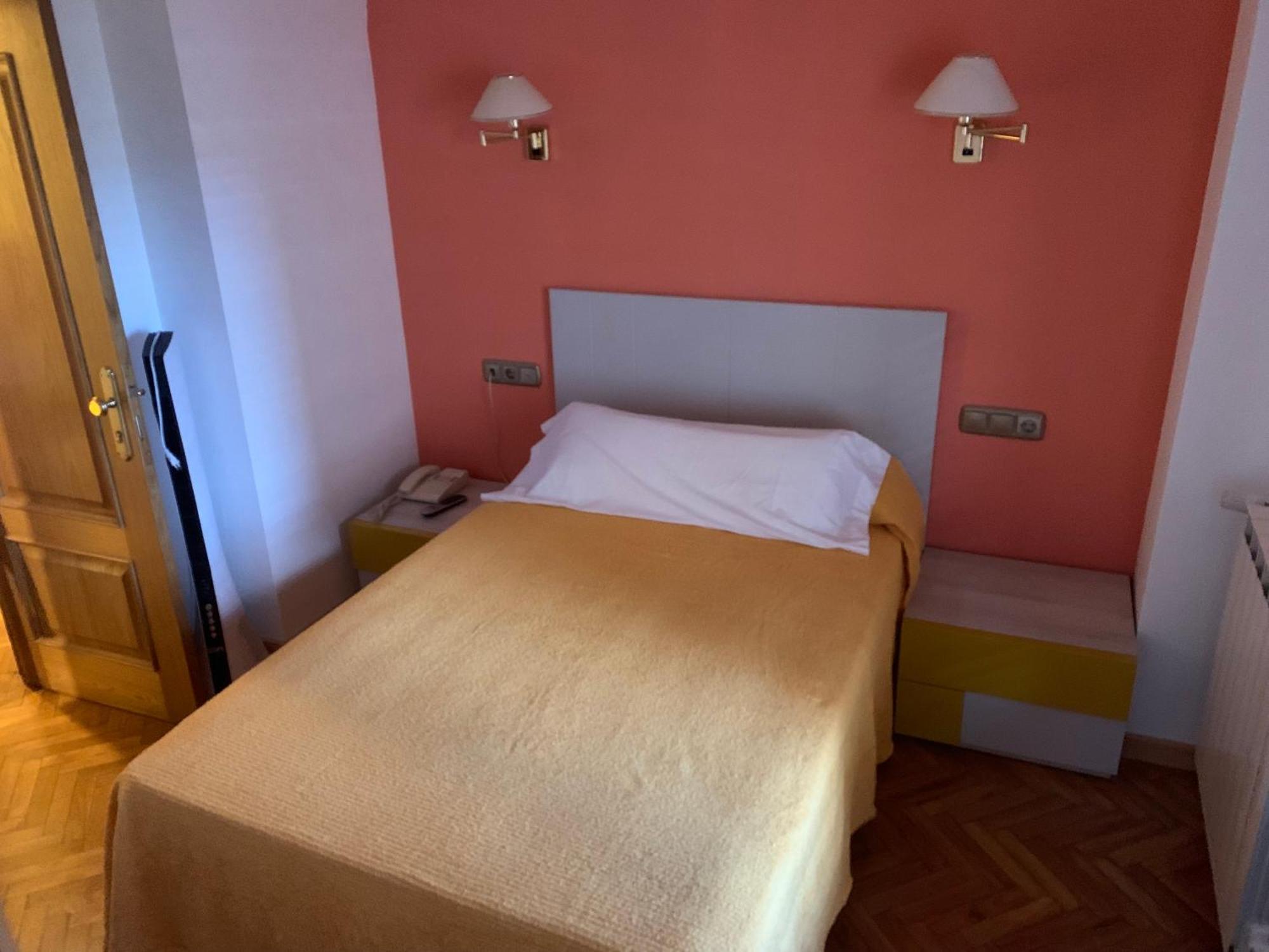 Hotel A Nieu Jaca Luaran gambar