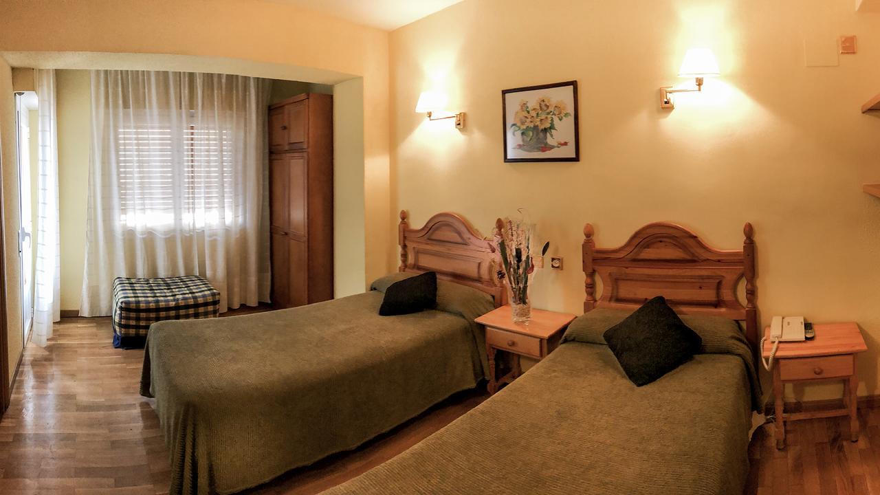 Hotel A Nieu Jaca Luaran gambar