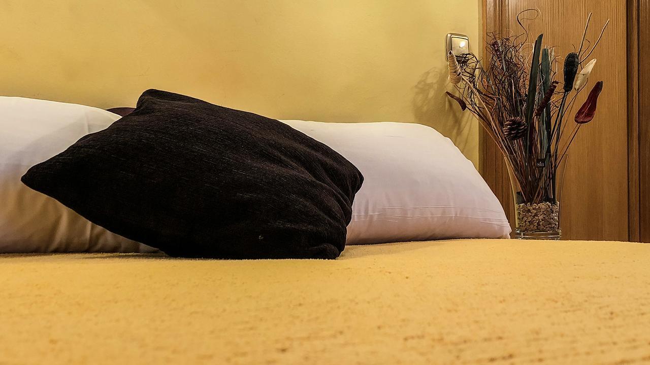 Hotel A Nieu Jaca Luaran gambar
