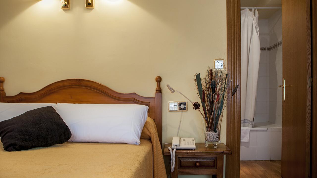 Hotel A Nieu Jaca Luaran gambar